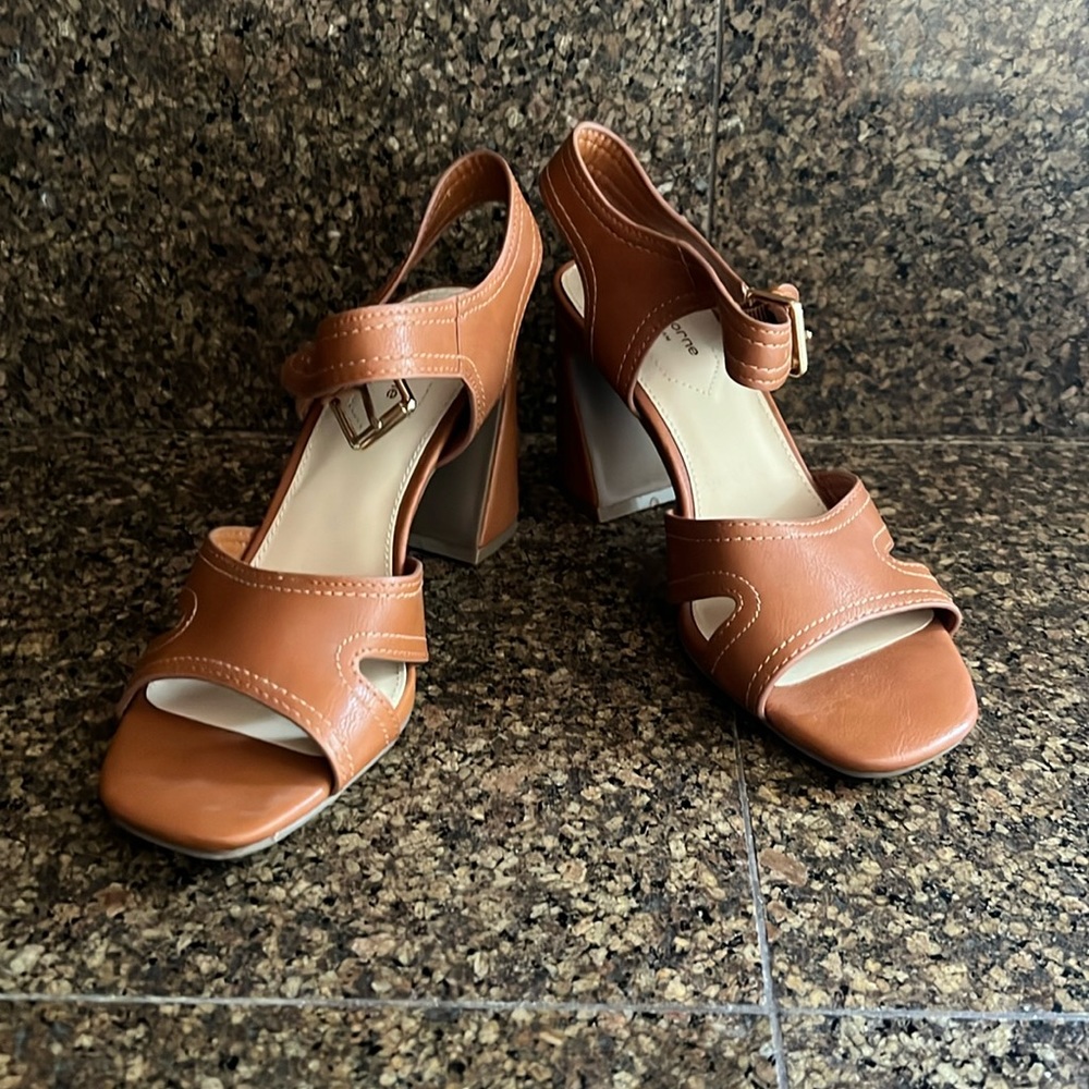 Liz Claiborne Women's Candice Block Heeled Cognac Sandals - Size 7M - NWOT